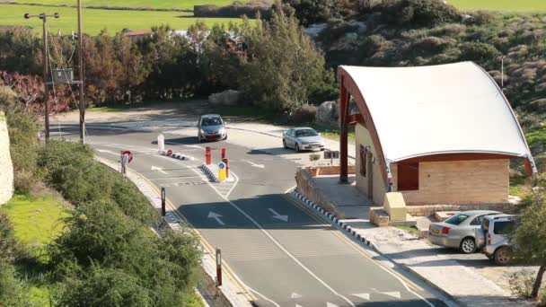 Camino Con Coche Pueblo — Vídeo de stock