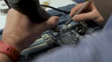 teknisyen elektronik lehimleme ve bilgisayar çipi onarımı