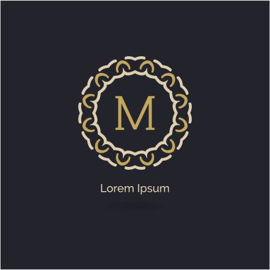 Kozmetik M harfi logo tasarımı. Lüks otel harfi M vektör monogramı. yüksek moda marka simgesi.