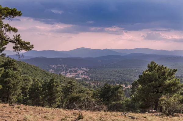 在阿维拉省的大幅山脉的景观 卡斯蒂利亚 里昂西班牙 — 图库照片