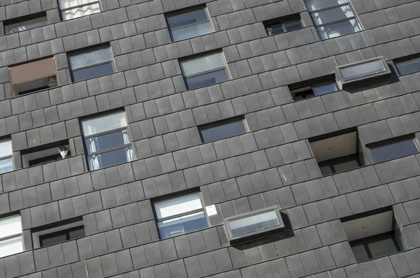 Fragmento Fachada Negra Con Ventanas Rascacielos Madrid España — Foto de Stock