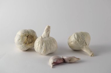 beyaz arka plan üzerinde izole sarımsak seti