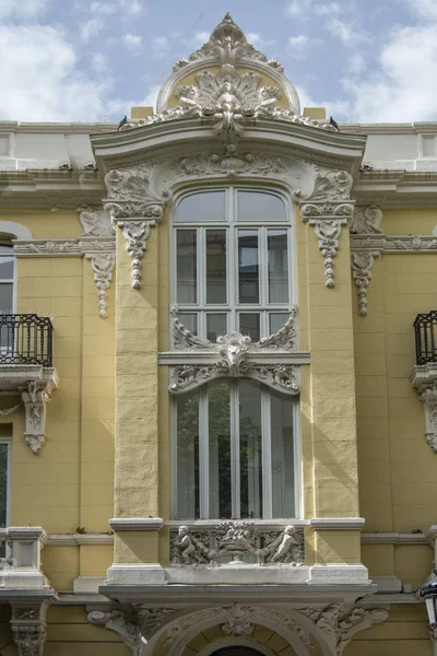 Erker Jugendstil Mit Zwei Fenstern Der Fassade Eines Gebäudes Albacete — Stockfoto