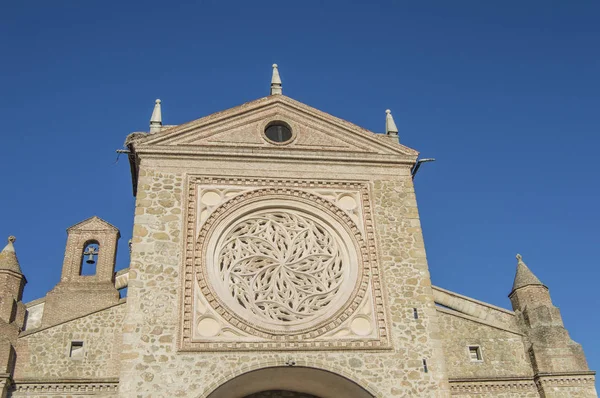 Exterior Carved Stone Rose Window Gothic Front Church — Stock Photo, Image