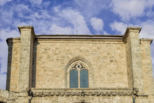 Fenêtre Gothique Sur Façade Pierre Une Église Espagne — Photo