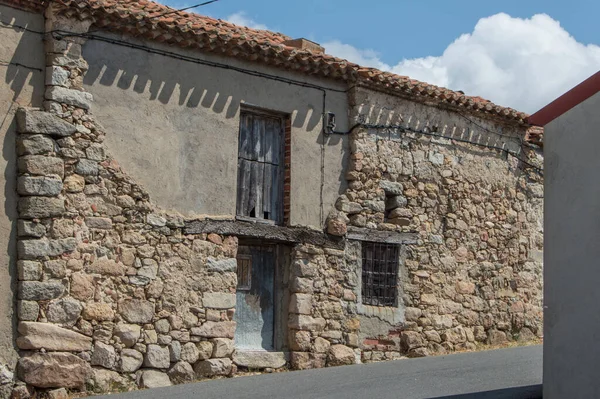 Vecchia Casa Rurale Abbandonata Con Porta Legno Finestre Strada Las — Foto Stock