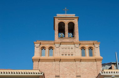 Madrid 'deki San Roque kilisesinin tuğla ve çan kulesi.