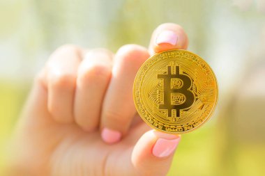 Altın bitcoin nesil alfa çocuk elinde, belirsizlik elinde bitcoin ile gelecek yaşam