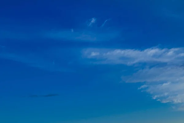 Céu azul fundo — Fotografia de Stock