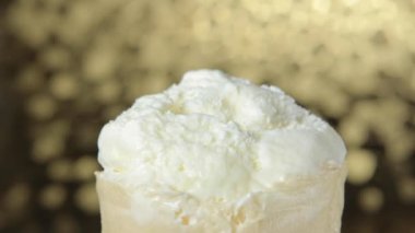 beyaz dondurma Kupası döner