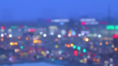 Gündüzden geceye şehrin zaman atlamalı. Gece gündüzün yerini alır