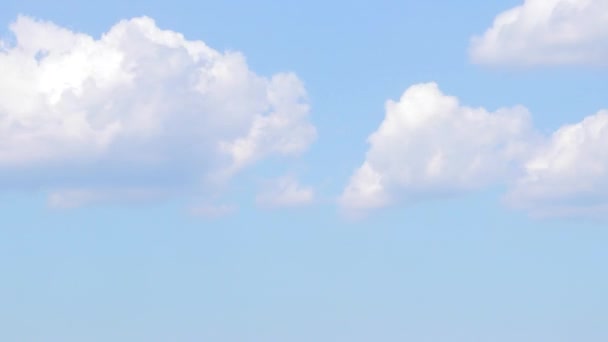 Céu azul com nuvens fundo Céu clouds.Sky com nuvens tempo . — Vídeo de Stock