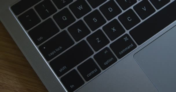 Close-up Laptop Keyboard voar sobre — Vídeo de Stock