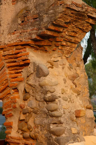 Batu Tua Dan Batu Bata Detail Dari Old Mission Santa — Stok Foto