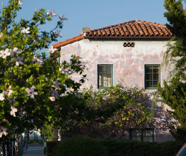 Santa Barbara, Kaliforniya 'daki Meridian Stüdyolarının dış cephesi