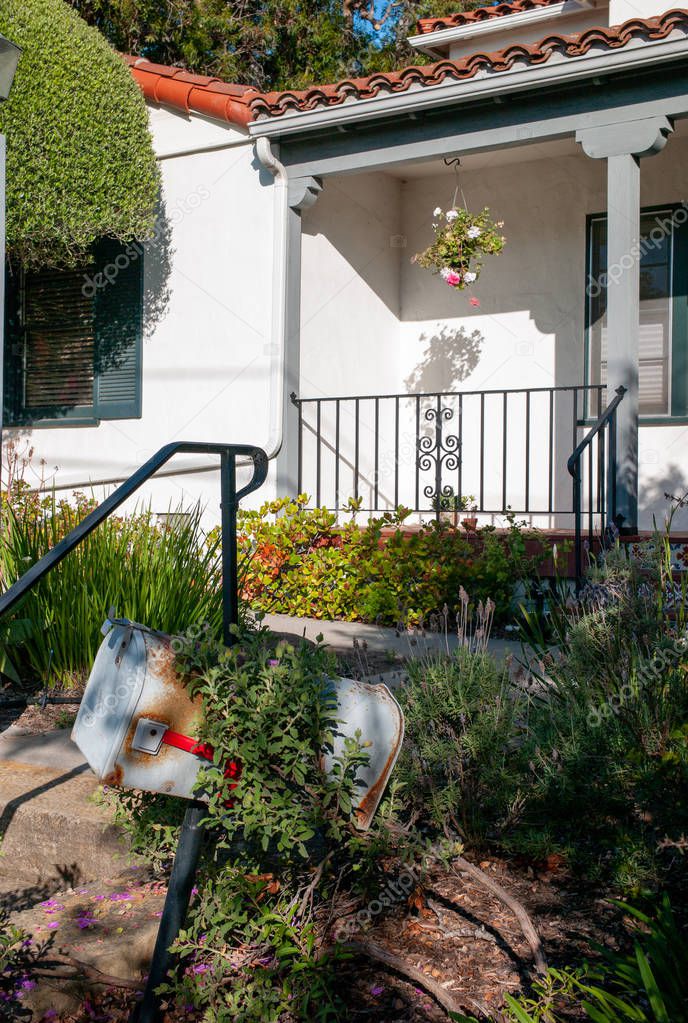 Santa Barbara home front entry with mailbox