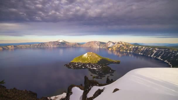 Imágenes Lapso Tiempo Del Cráter Lake Moviendo Nubes Salida Luna — Vídeo de stock