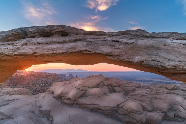 Széles Szög Kilátás Mesa Arch Napkelte Canyonlands Nemzeti Park — Stock Fotó