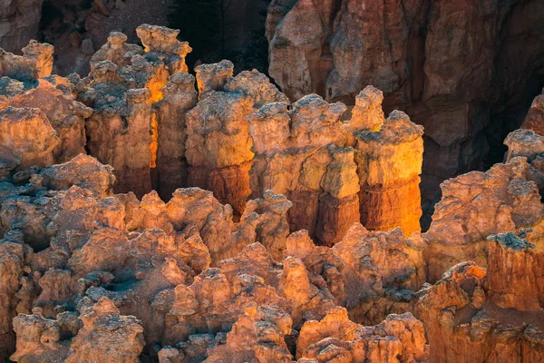 Algunos Hoodoos Bajo Sol Mañana Parque Nacional Bryce Canyon — Foto de Stock