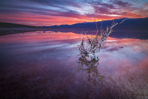这是日落后死亡谷国家公园的照片 — 图库照片