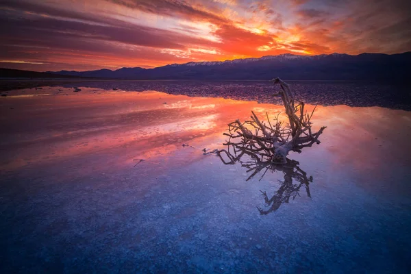 Death Valley Nemzeti Park, színes felhők — Stock Fotó