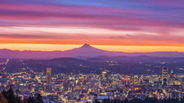 Portland Follaje Otoño Colorido Amanecer Detrás Capilla Lapso Tiempo Con — Vídeos de Stock