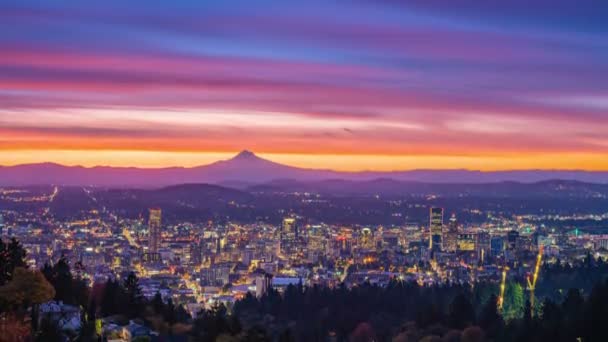 Portland Herfst Gebladerte Kleurrijke Zonsopgang Achter Kap Tijd Vervallen Met — Stockvideo