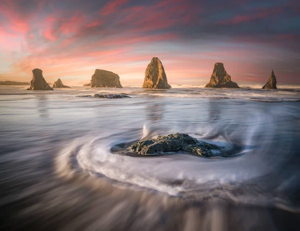 Photograph Silky Sea Streaks Sea Stacks Line Dawn — Stock Photo, Image