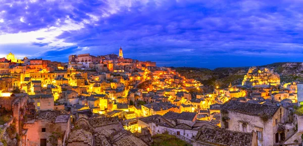 Matera, Basilicata, Italy: Overview of the old town - Sassi di Matera — Stock Photo, Image