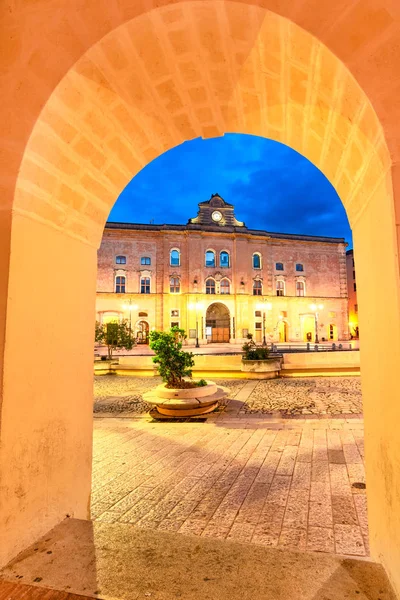 Matera, Basilicata, Itálie: Rám vzhled Vittorio Veneto náměstí — Stock fotografie