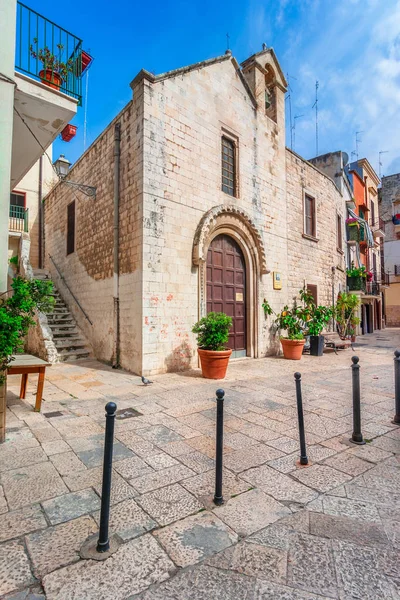 Bari, italien, apulien: die kirche von san giovanni cristomo — Stockfoto