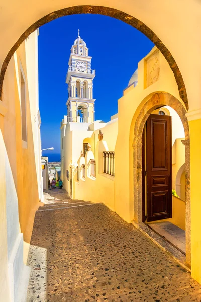 Fira, insel santorini, griechenland: kathedrale kirche des heiligen john des täufers — Stockfoto