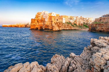 Polignano a Mare, Puglia, Italy: Sunset at Cala Paura gulf