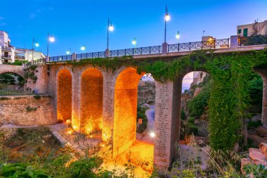 Polignano a Mare, Puglia, İtalya. Ponte di Polignano Köprüsü