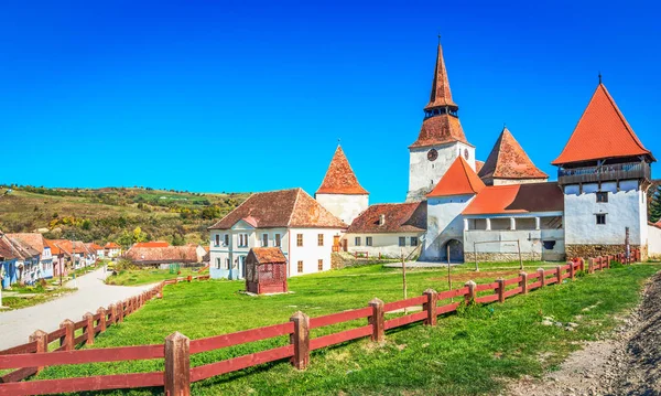 アルキータ、ルーマニアの中世要塞のトランシルヴァニアの教会 — ストック写真