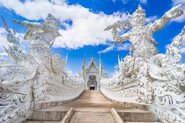 Chiang Rai, Thailand, Asia: Wat Rong Khun-White Temple, Chiang Rai landmark — Stock Photo, Image