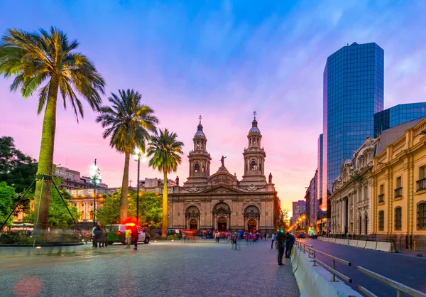 Santiago de Chile, Chile: Plaza de Armas at sunset — ストック写真