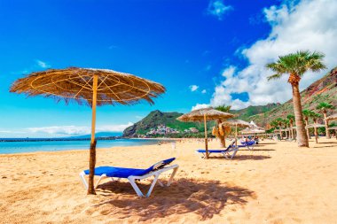Las Teresitas, Tenerife, Kanarya Adaları, İspanya: doğal görüntü Las Teresitas plaj ve San Andres Köyü