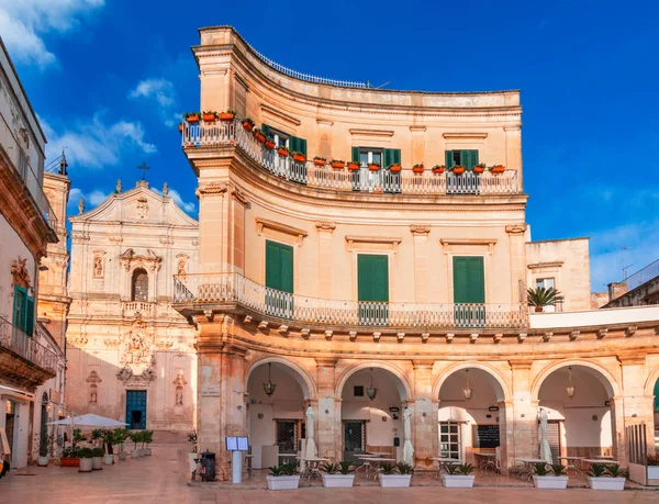 Martina Franca, Puglia, Itálie: noční pohled na Piazza Plebiscito a katedrála svatého Martina — Stock fotografie