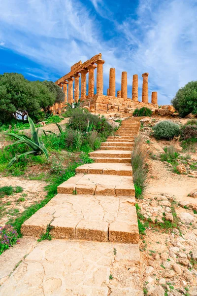 Agrigento, ilha da Sicília, Itália: O Templo de Juno no Vale do Templo, Agrigento sul da Itália — Fotografia de Stock