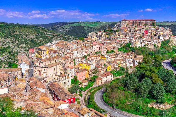 Ragusa, Sicily island, Italy: Panoramic view of Ragusa Ibla, baroque town in Sicily, southern Italy — Stock Photo, Image