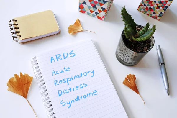 Ards Acute Respiratory Distress Syndrome Geschreven Notebook — Stockfoto