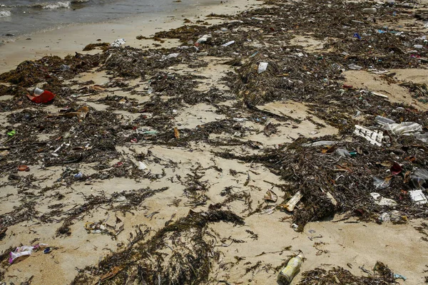 Plage très polluée en Thaïlande — Photo