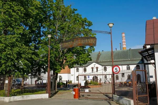 Zwierzyniec Polonia Junio 2020 Patio Histórica Cervecería Zwierzyniec Casa Cerveza — Foto de Stock