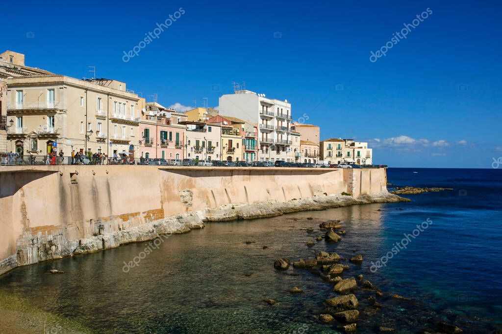 Siracusa, Sicilia, Italia 10 de noviembre de 2019 paseo marítimo en