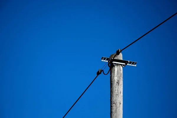 Vieux Poteau Électrique Bois Contre Ciel Bleu — Photo
