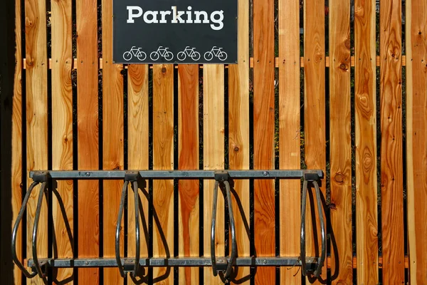 Parcheggio Biciclette Recinzione Legno — Foto Stock