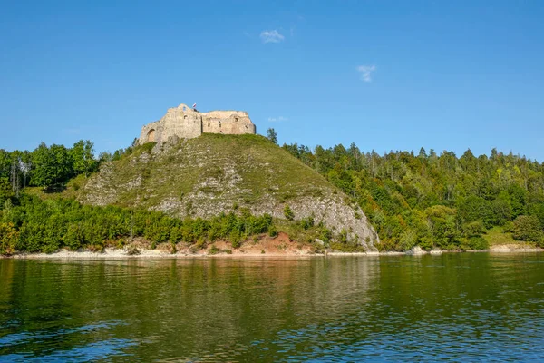 Calm Waters Czorsztyn Lake Ruins Czorsztyn Castle Poland — Stock Photo, Image