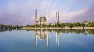 Adana Sabancı Merkez Cami günbatımı uzun pozlama fotoğraf