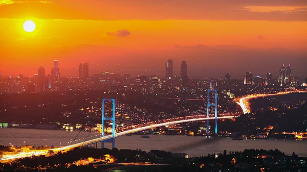 Закат Над Босфорским Мостом Стамбул Турция — стоковое фото